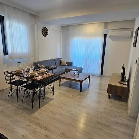 Apartment Riverside Suits- 5 Ile Evinizde Gibi